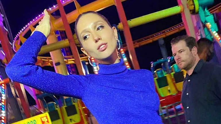 Το ανατρεπτικό look της Μαρίας Ολυμπίας Γλύξμπουργκ στη γαμήλια δεξίωση της Paris Hilton